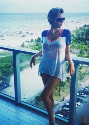 charissa thompson bikini|Charissa Thompson Shows Off Her Bikini Body On Instagram。